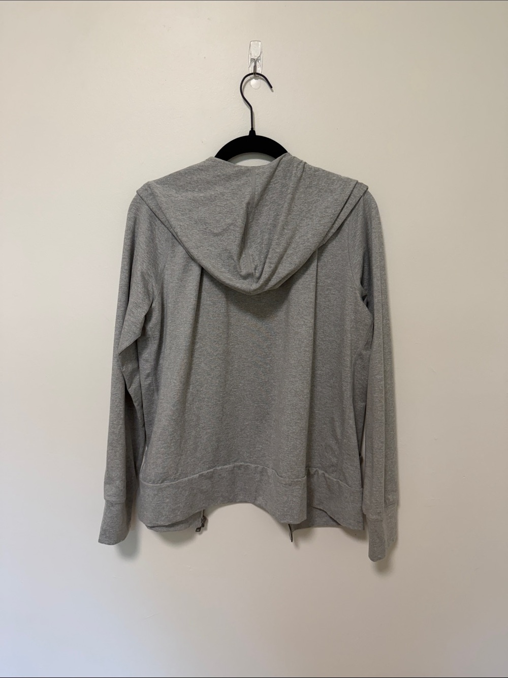 Vuori Halo Performance Hoodie - Picture 8 of 10